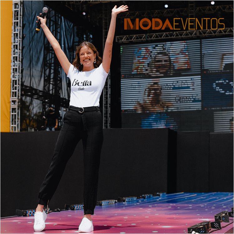 Atriz Agatha Moreira em Porto Alegre - Moda Eventos