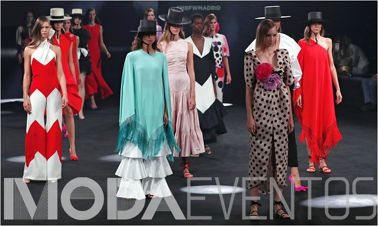 Desfile de Moda Feminina - Coleção Pertegaz na Fashion Week Madrid