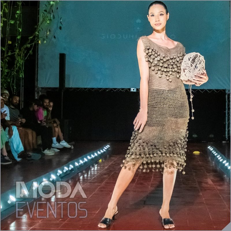 Desfile de moda originária no Festival Indígenas.BR - modaeventos.com.br